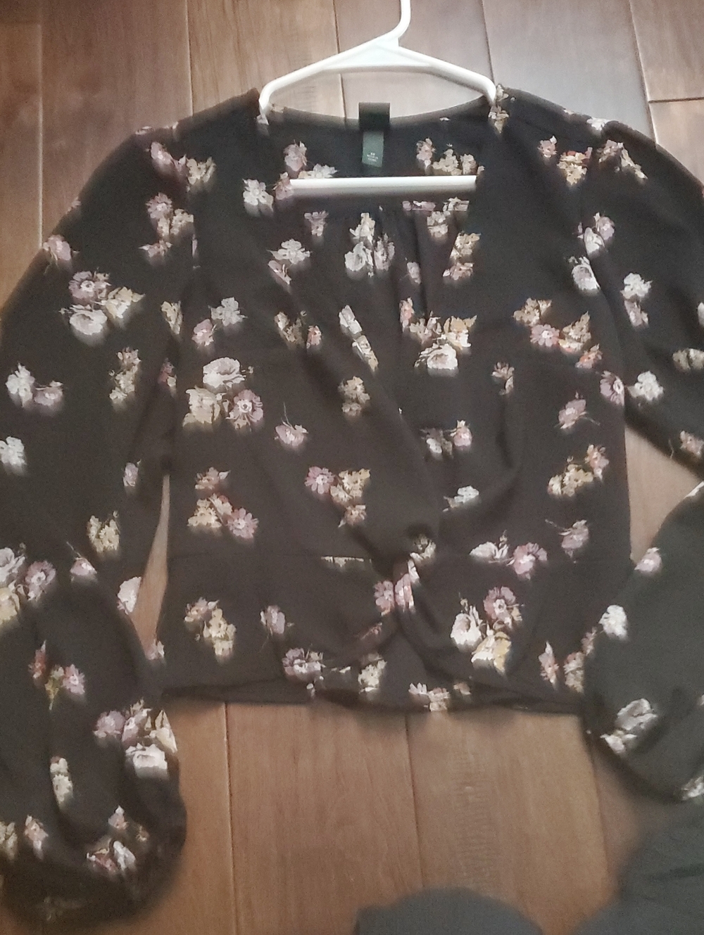 wild fable Black Floral Twist-Front Long Sleeve Blouse Size Xs Super Cute